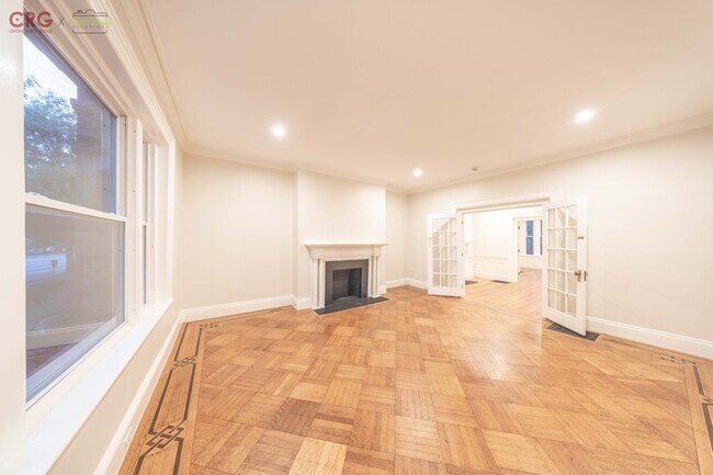 Building Photo - 1726 Beacon St