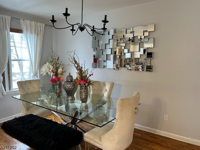 Building Photo - 29 Madonna Pl