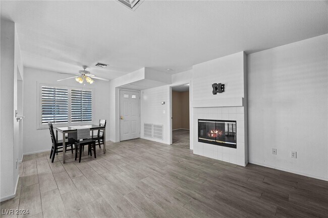 Building Photo - 4861 S Torrey Pines Dr