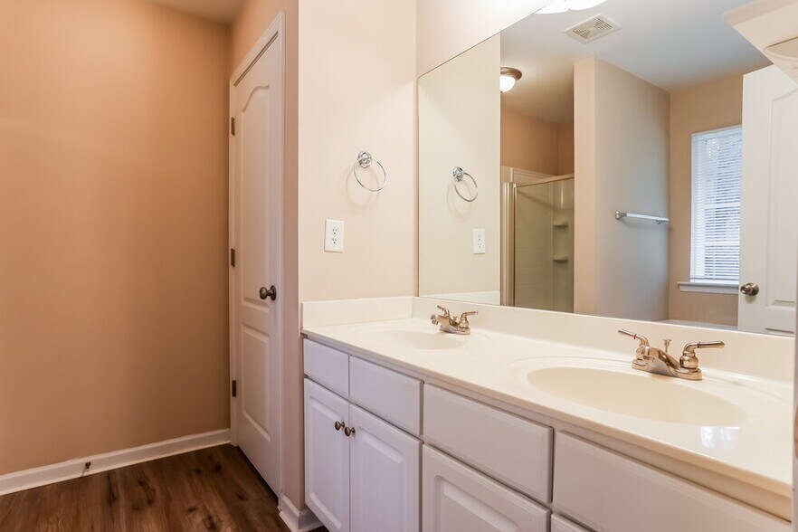 Building Photo - 357 Hunterian Pl