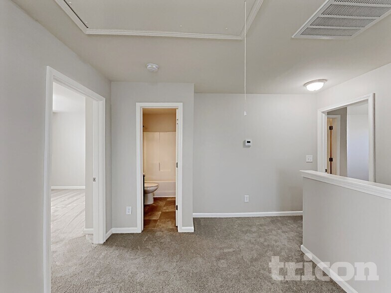 Building Photo - 325 Emilies Crossing Way