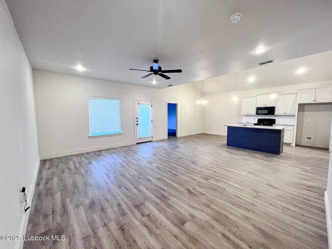 Building Photo - 1706 102nd St