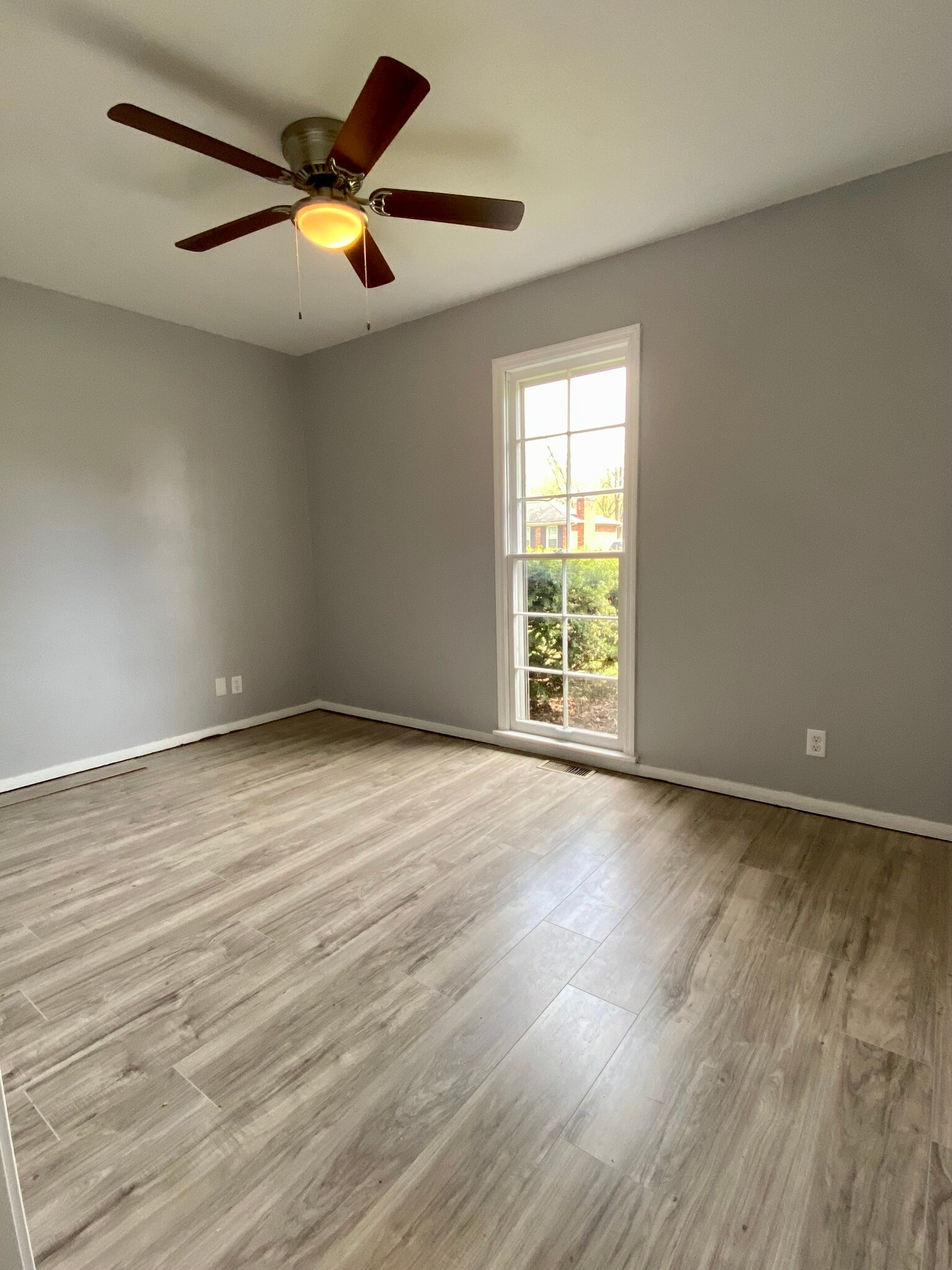 Building Photo - 9505 Tiverton Way