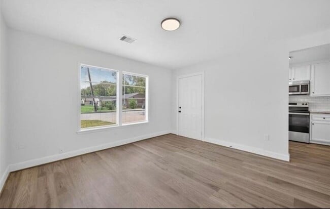 Building Photo - 7023 Crestmont St