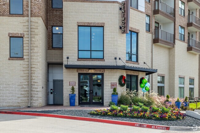 Leasing Office - Maple (Maple + Denton)