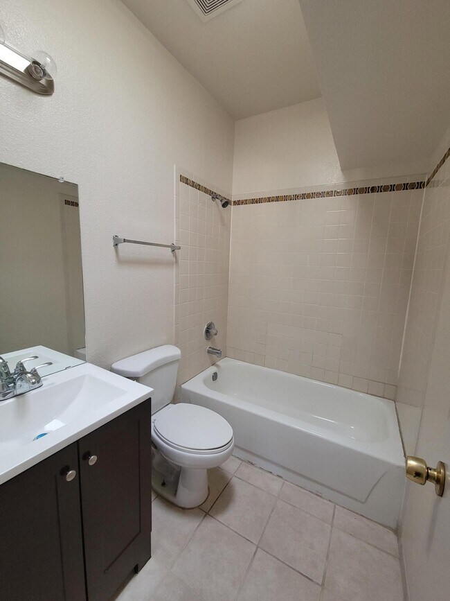 Building Photo - 3324 Red Sails Dr