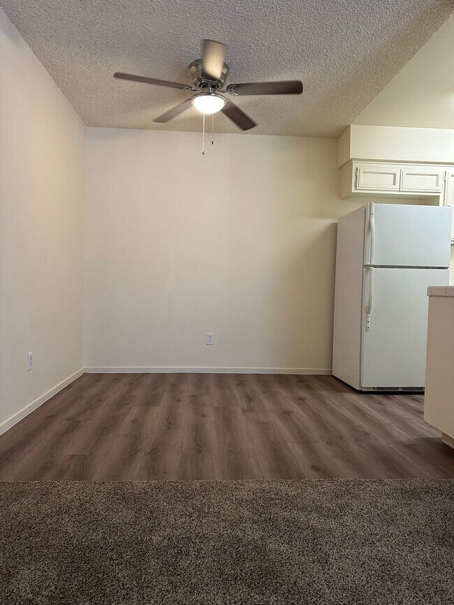 Building Photo - DeWitt Triplex