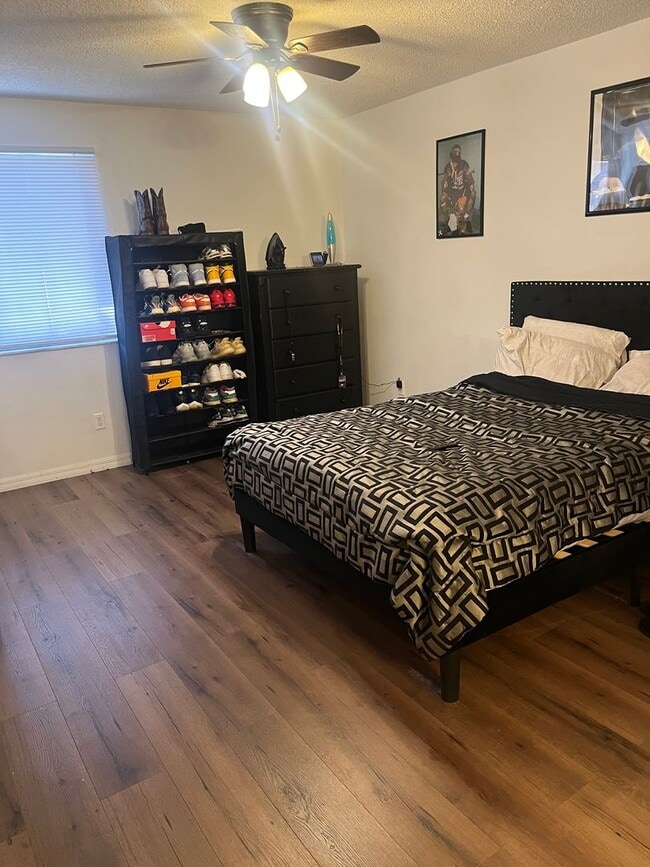 Building Photo - 2bed/2bath Townhome in Quiet Neighborhood