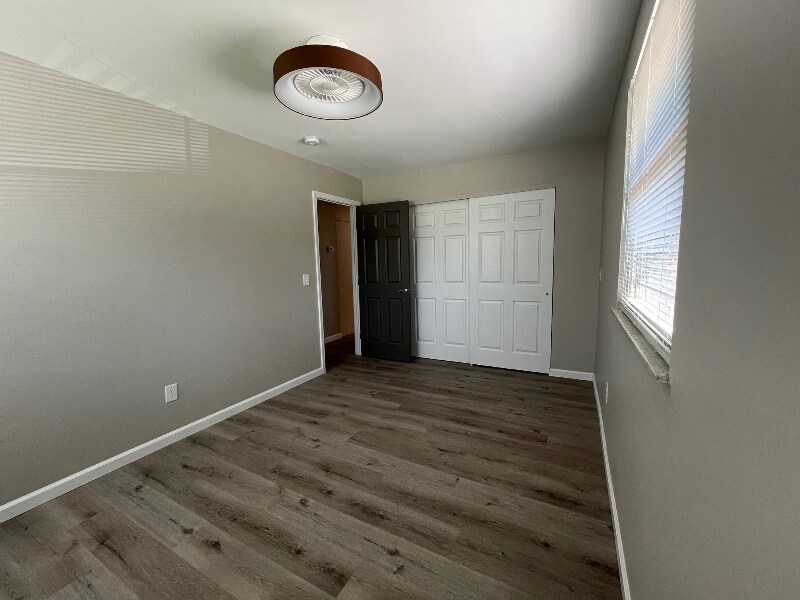 Building Photo - 4467 Glendale Dr
