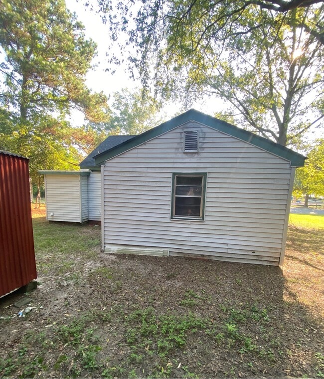 Building Photo - 282 Windsor Dr