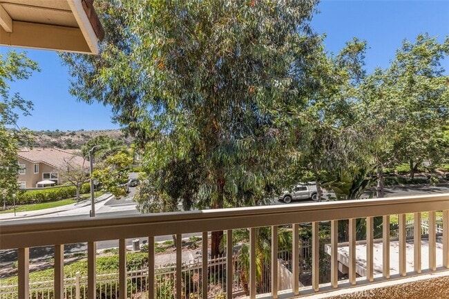 Building Photo - 41 Alondra