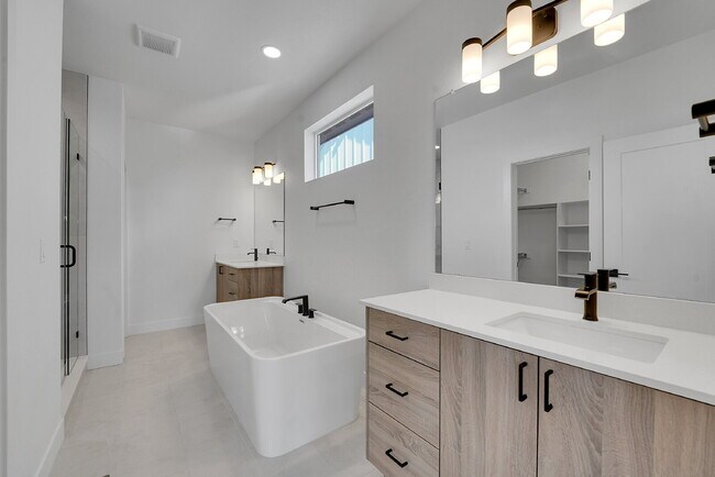 Building Photo - $3,195 - 3 Bed, 2.5 Bath Home in Thornton ...