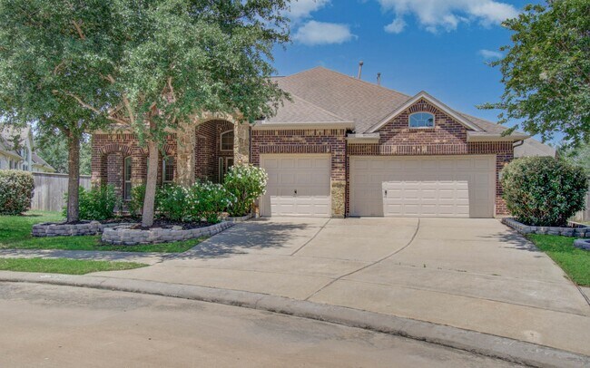 Building Photo - 28666 Pleasant Forest Dr