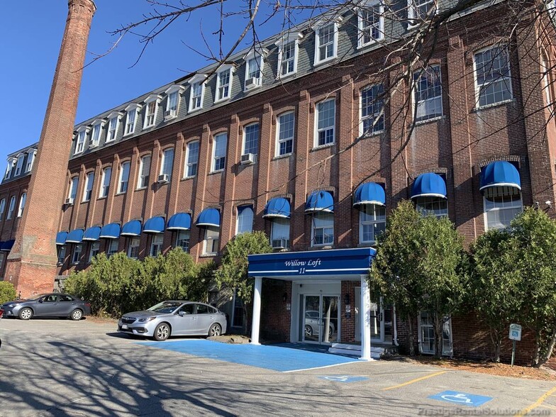 Building Photo - 21 Willow St