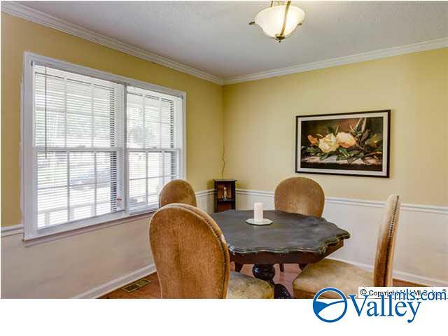 Building Photo - 127 Frankie Ln