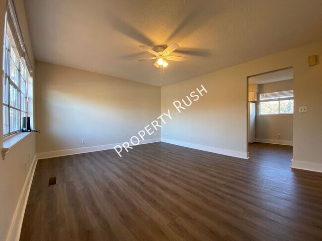 Building Photo - 4727 Tessie Ln