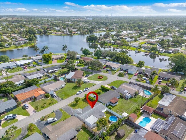 Building Photo - 8440 NW 11th Ct