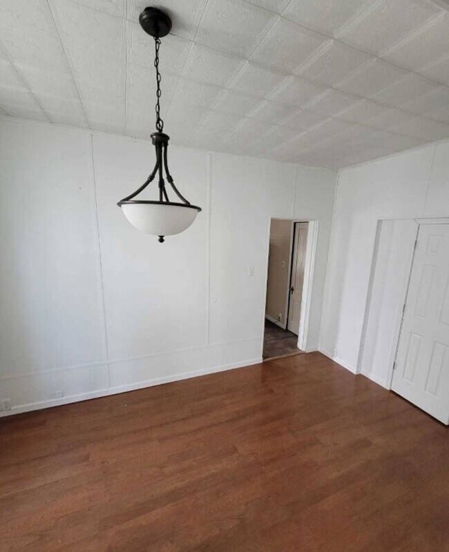 Building Photo - 211-213 Montgomery Avenue