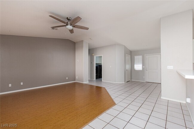 Building Photo - 533 Trocadero St