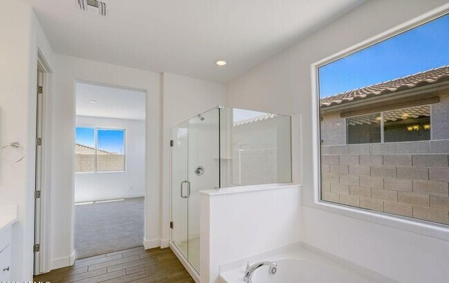 Building Photo - Stunning 3beds/2baths brand new home locat...