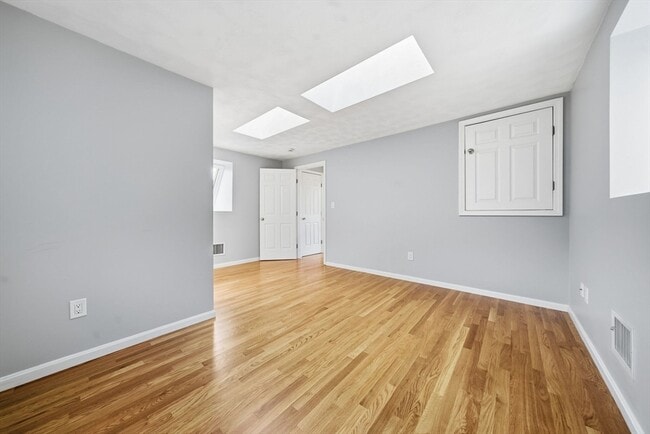 Building Photo - 184 Park St