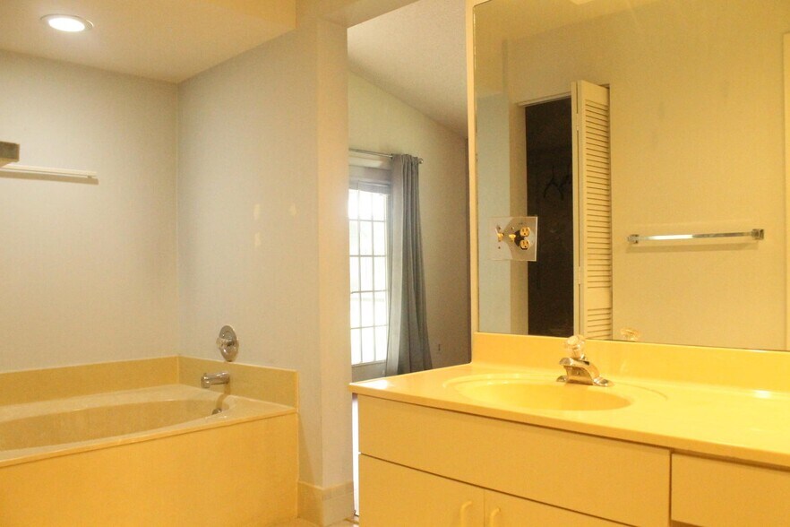 Building Photo - 1522 Ocean Dunes Cir