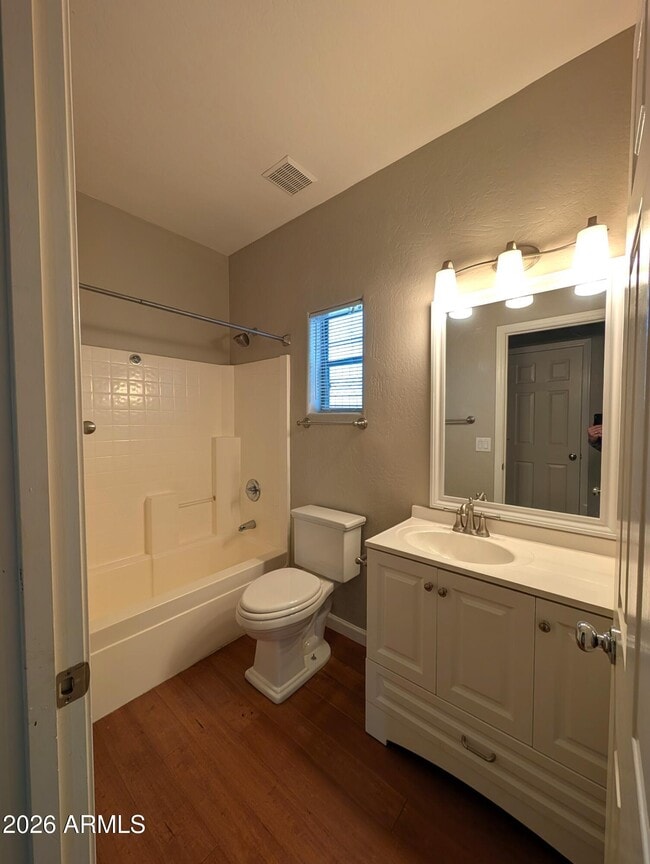 Building Photo - 246 N Seymour