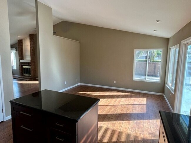 Building Photo - Village Park Single Story Home - Immaculat...