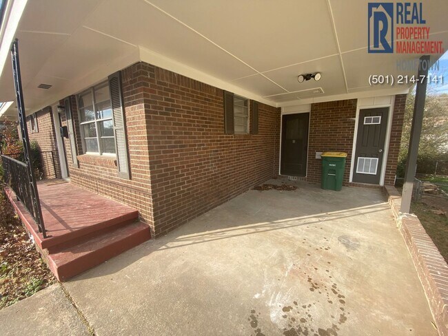 Building Photo - 2214 Coors Dr