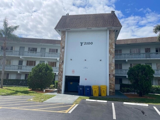 Building Photo - 2100 Springdale Blvd