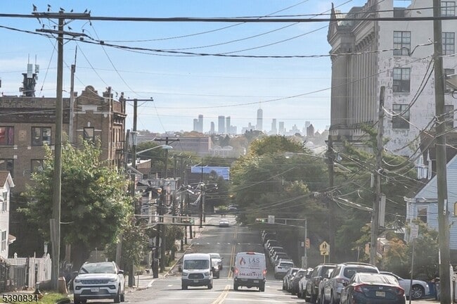 Building Photo - 13 2nd Ave