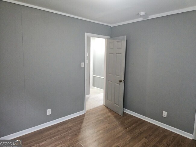 Building Photo - 668 Grosso Ave