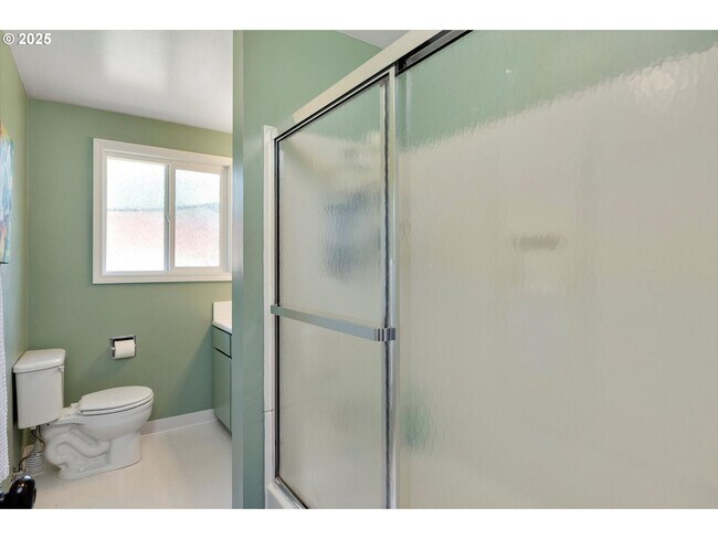 Building Photo - Bull Mountain Gem – Single-Level 3BR with 2 Living Areas, Large Yard & Pergola Patio