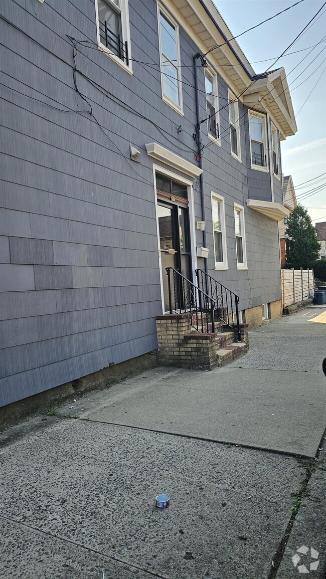 Building Photo - 561 Avenue A