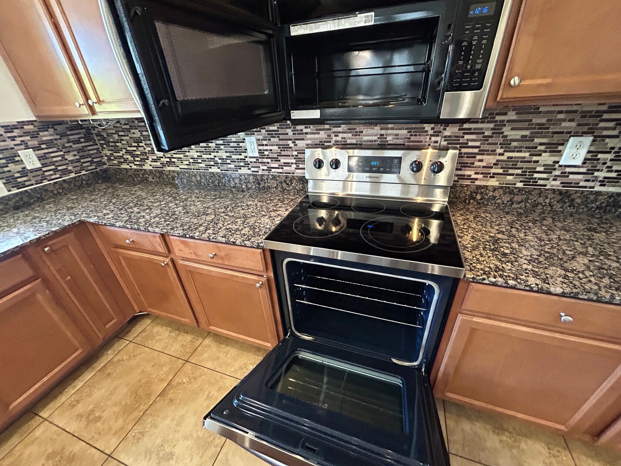 Building Photo - 3161 S Southwind Dr