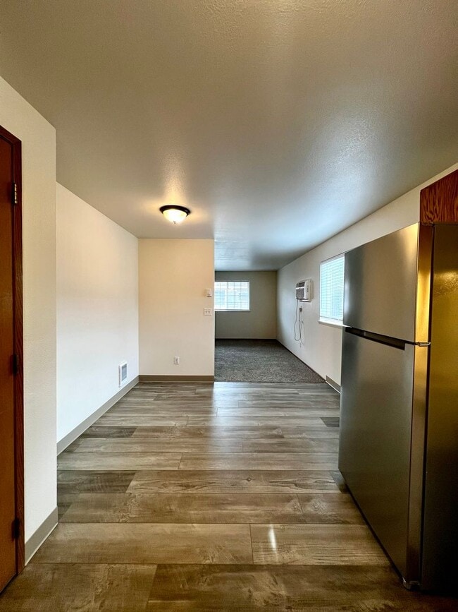 Building Photo - d1106