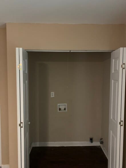 Building Photo - 22 Brookside Ct