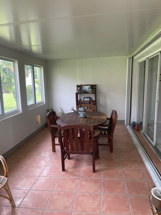 Building Photo - 1661 NW 20th Ave