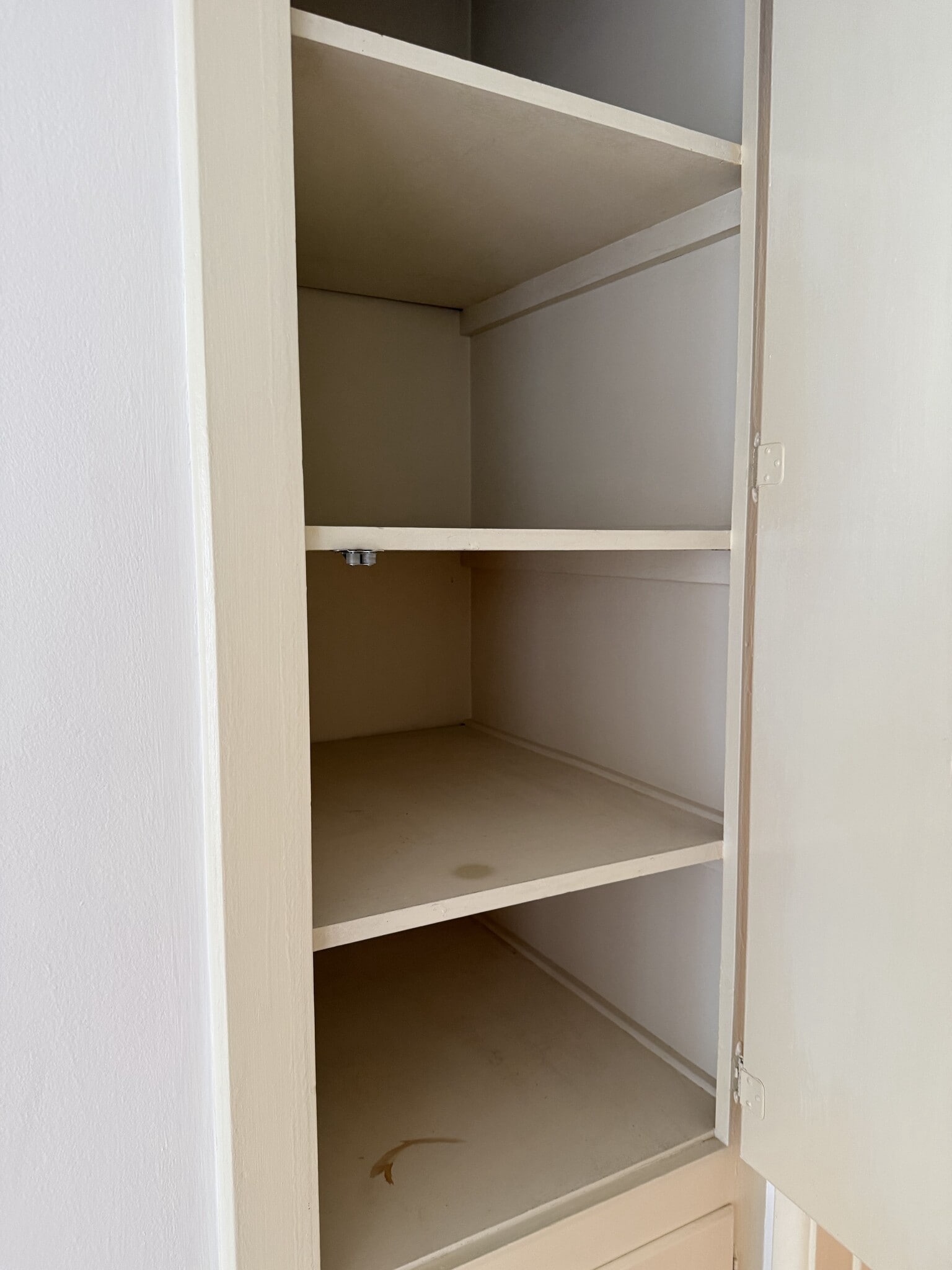 Building Photo - 330 E Fairview Ave