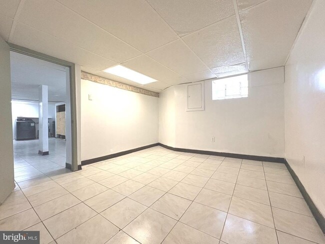 Building Photo - 2241 Knorr St