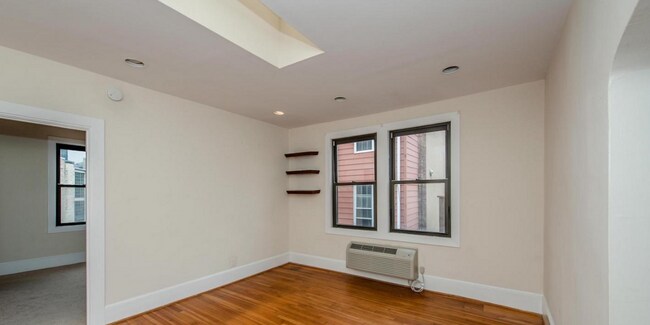 Building Photo - Dashing Dupont Circle 1 Bedroom Apt with skylights and building roof deck.