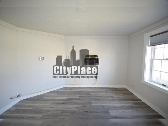 Building Photo - 1755 W Morris St