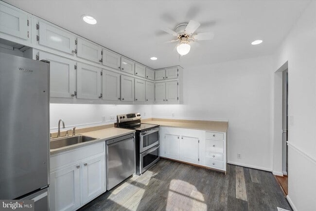 Building Photo - 9012 Vernon View Dr