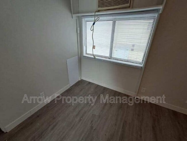 Building Photo - 1416 Oakland Rd NE