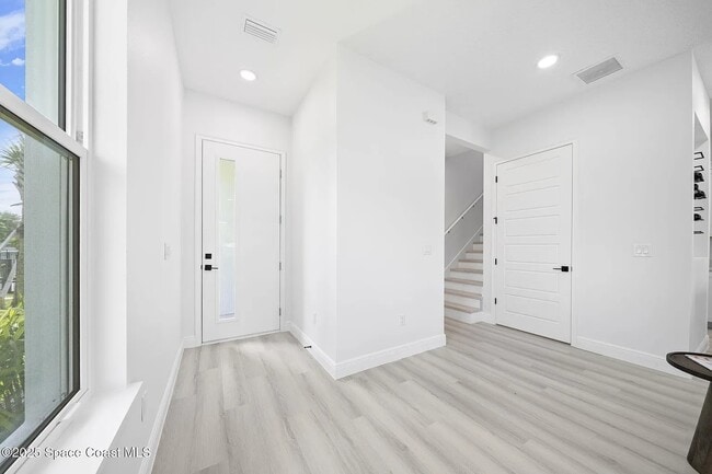 Building Photo - 1330 Windchime Ln