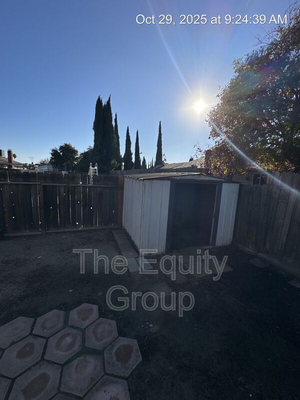 Building Photo - 951 Orangewood Ct