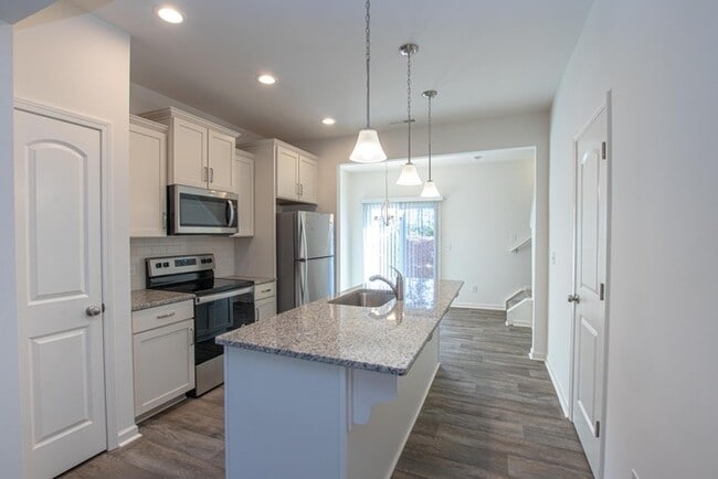 Building Photo - BEAUTIFUL 2 Bedroom End Unit Townhome in Cox Mill District AVAILABLE NOW