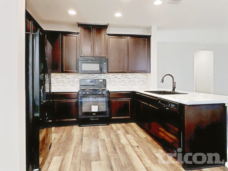 Building Photo - 8310 Pioneer Fld