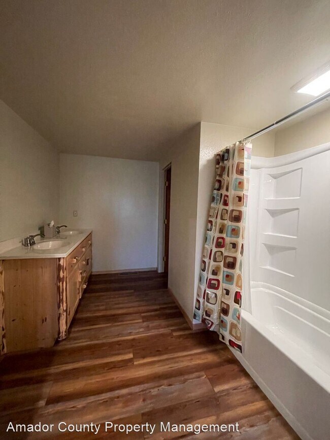 Building Photo - 3 br, 2 bath House - 16770 Doolittle Ln