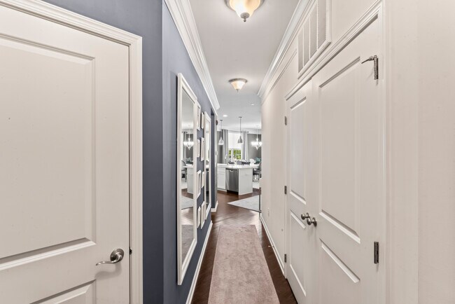 Building Photo - 818 Center Meadow Ln